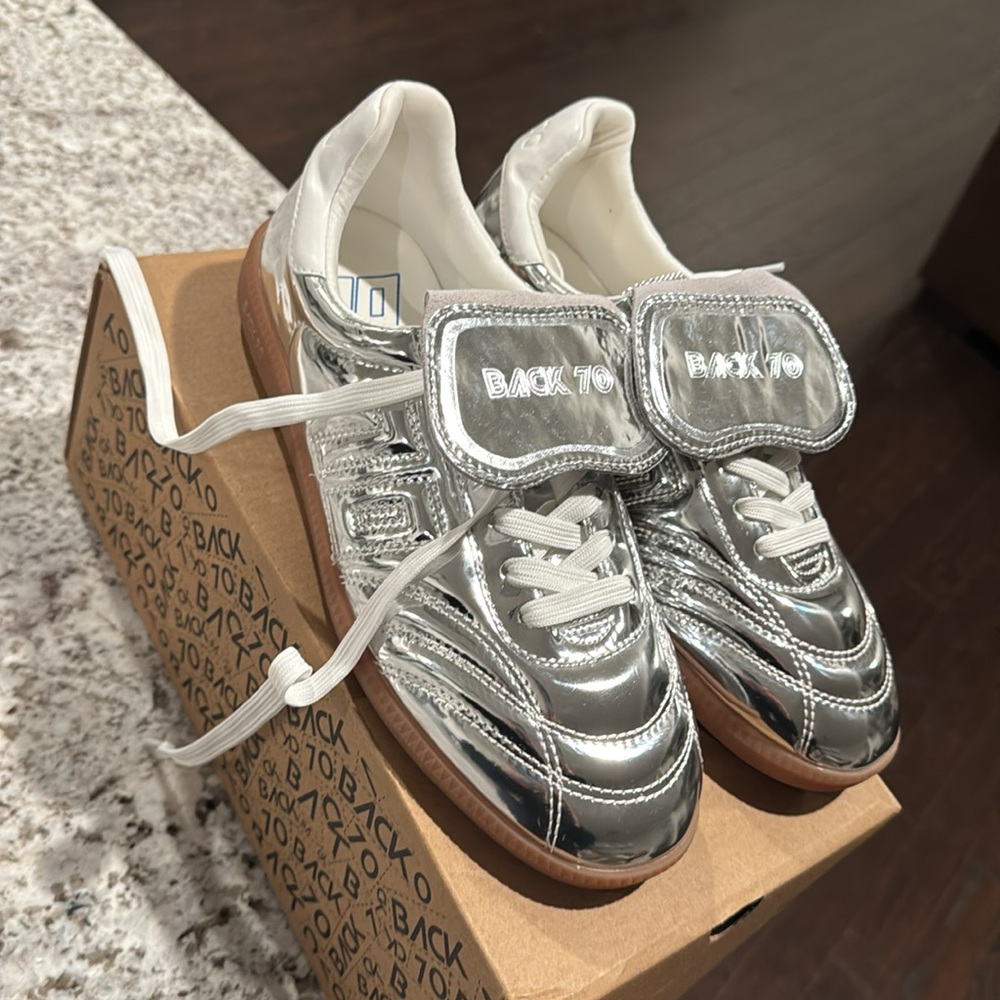 Backyard Women's Silver Sneakers - Picture 8 of 11